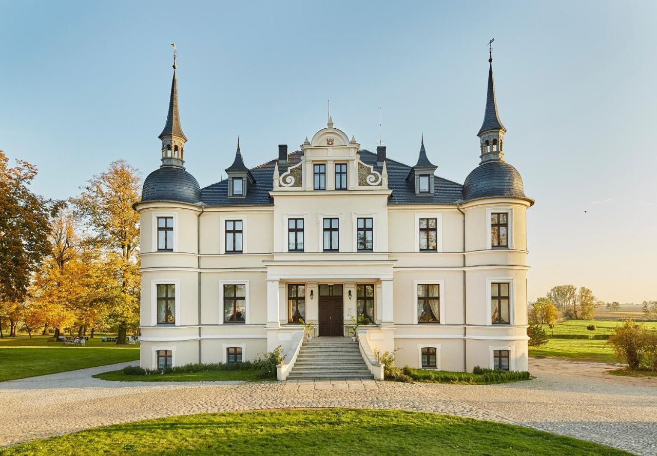 Palac W Orli - Pokoje, Restauracja Kozmin Buitenkant foto